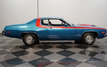 Plymouth-Road-Runner-1974-Coupe-12