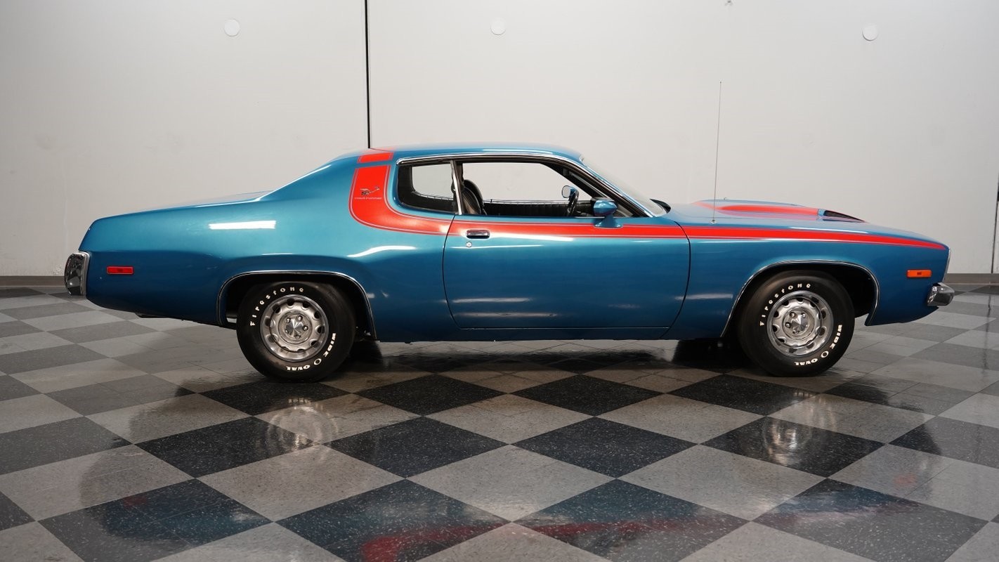 Plymouth-Road-Runner-1974-Coupe-12