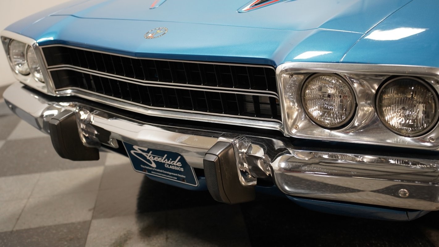 Plymouth-Road-Runner-1974-Coupe-17