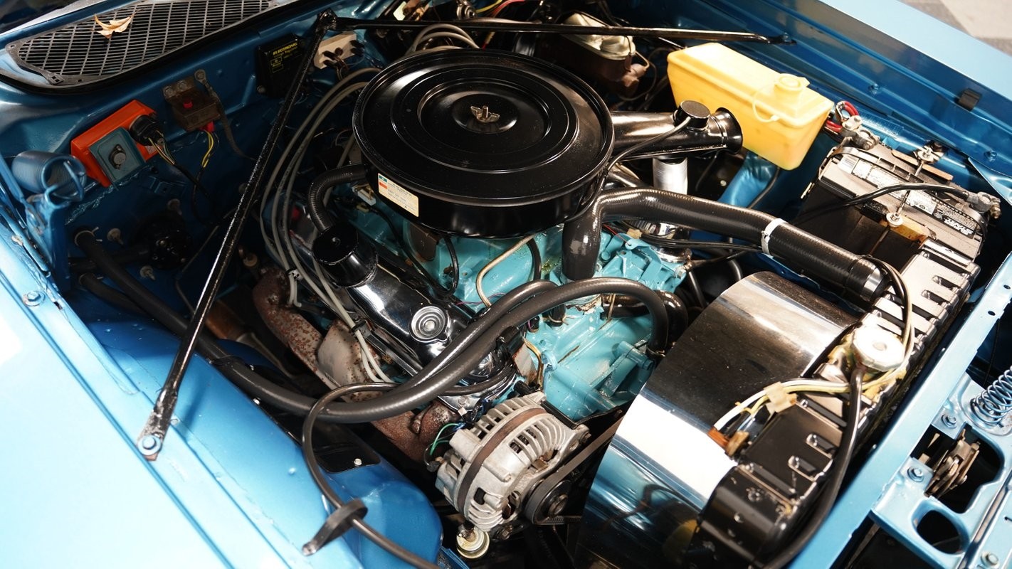 Plymouth-Road-Runner-1974-Coupe-30