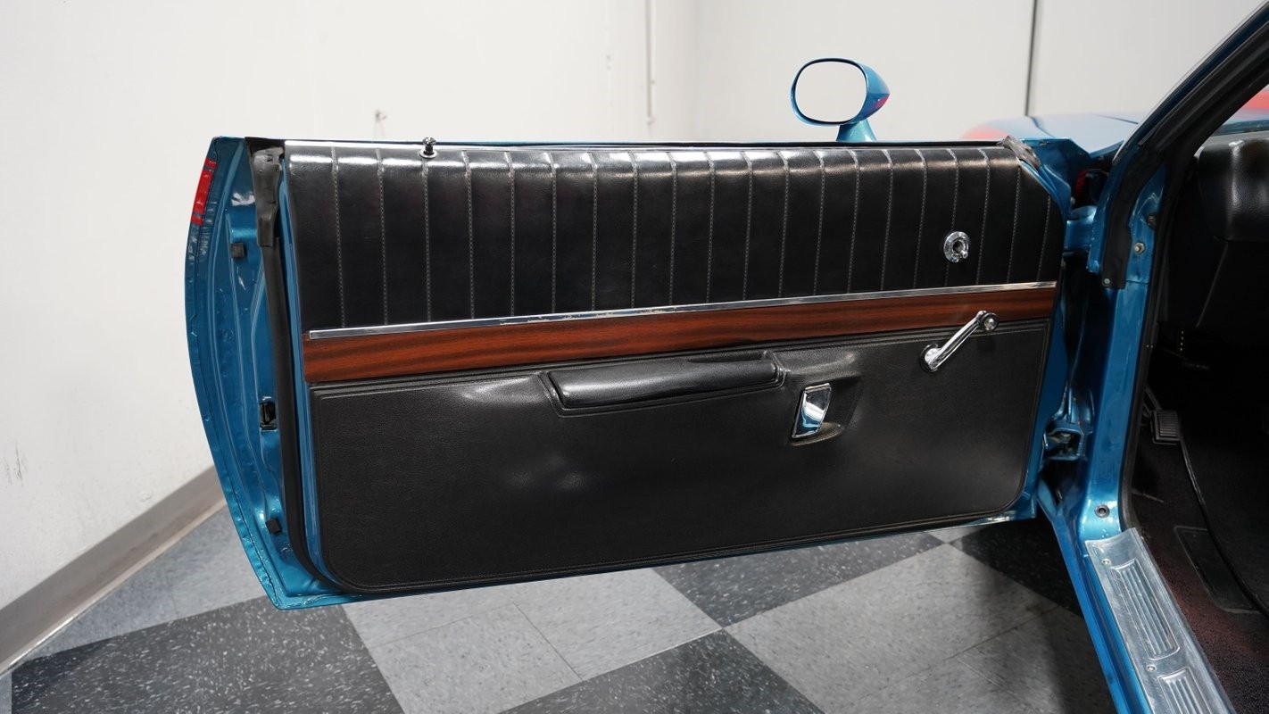 Plymouth-Road-Runner-1974-Coupe-32