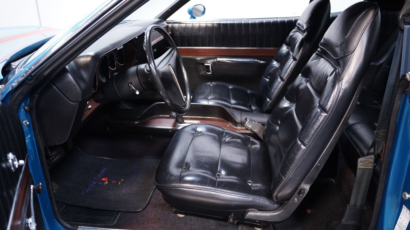 Plymouth-Road-Runner-1974-Coupe-33