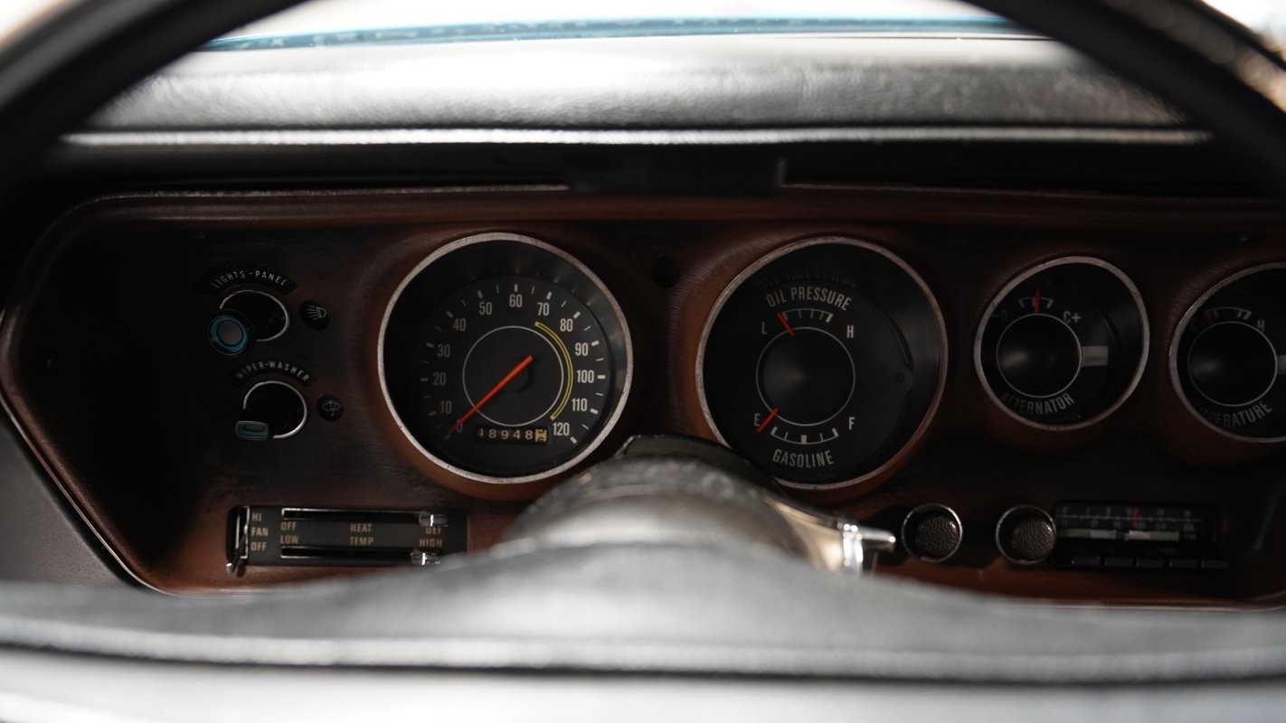 Plymouth-Road-Runner-1974-Coupe-35