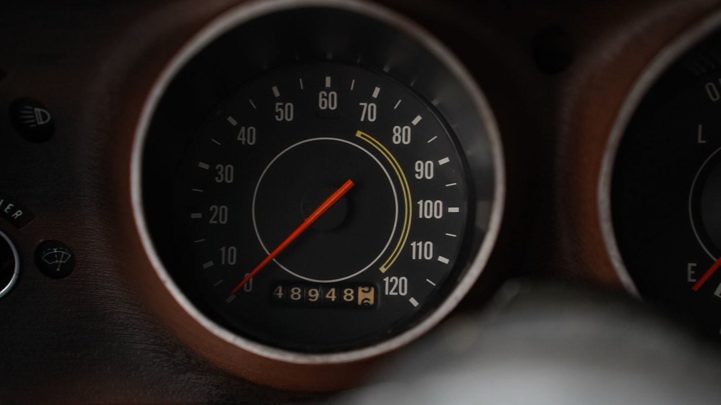 Plymouth-Road-Runner-1974-Coupe-36