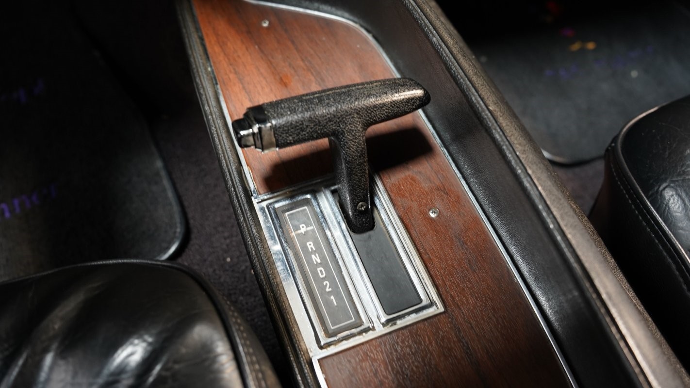 Plymouth-Road-Runner-1974-Coupe-37