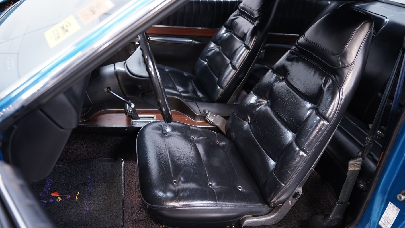 Plymouth-Road-Runner-1974-Coupe-38