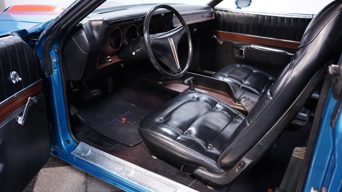 Plymouth-Road-Runner-1974-Coupe-4