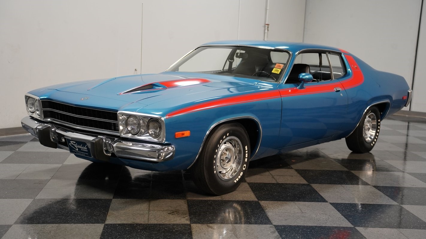 Plymouth-Road-Runner-1974-Coupe-5