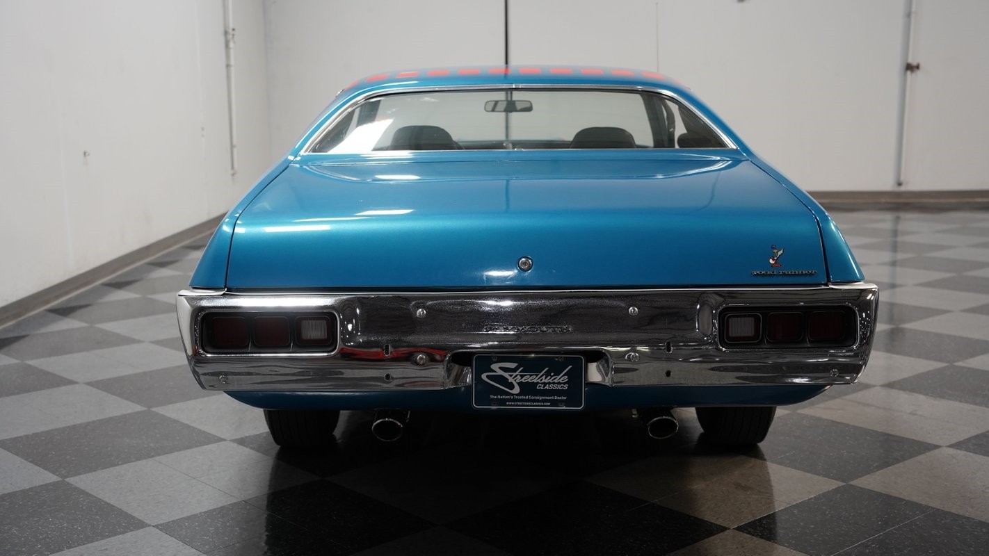 Plymouth-Road-Runner-1974-Coupe-9