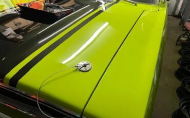 Plymouth-Road-runner-1970-Limelight-Black-11