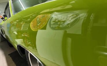 Plymouth-Road-runner-1970-Limelight-Black-12