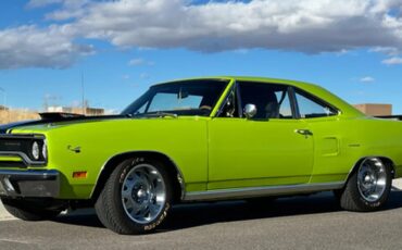 Plymouth-Road-runner-1970-Limelight-Black-15