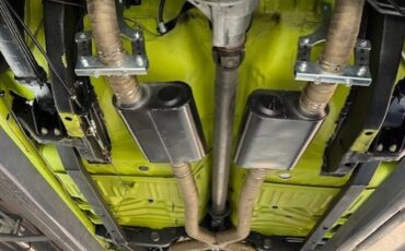 Plymouth-Road-runner-1970-Limelight-Black-2