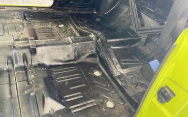 Plymouth-Road-runner-1970-Limelight-Black-4