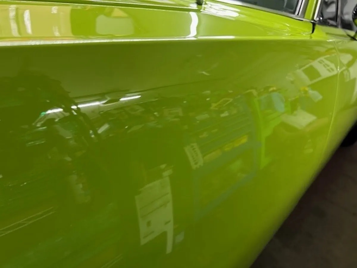 Plymouth-Road-runner-1970-Limelight-Black-6