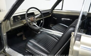 Plymouth-Satellite-1966-Gold-Black-14