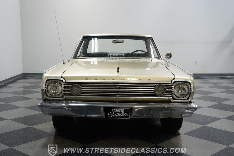 Plymouth-Satellite-1966-Gold-Black-26