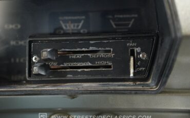 Plymouth-Satellite-1966-Gold-Black-42