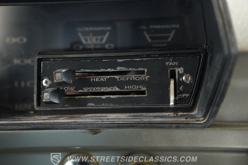 Plymouth-Satellite-1966-Gold-Black-42