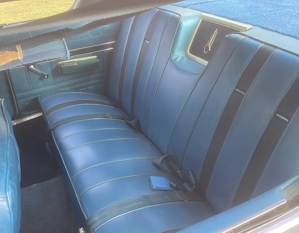 Plymouth-Sport-fury-1968-10