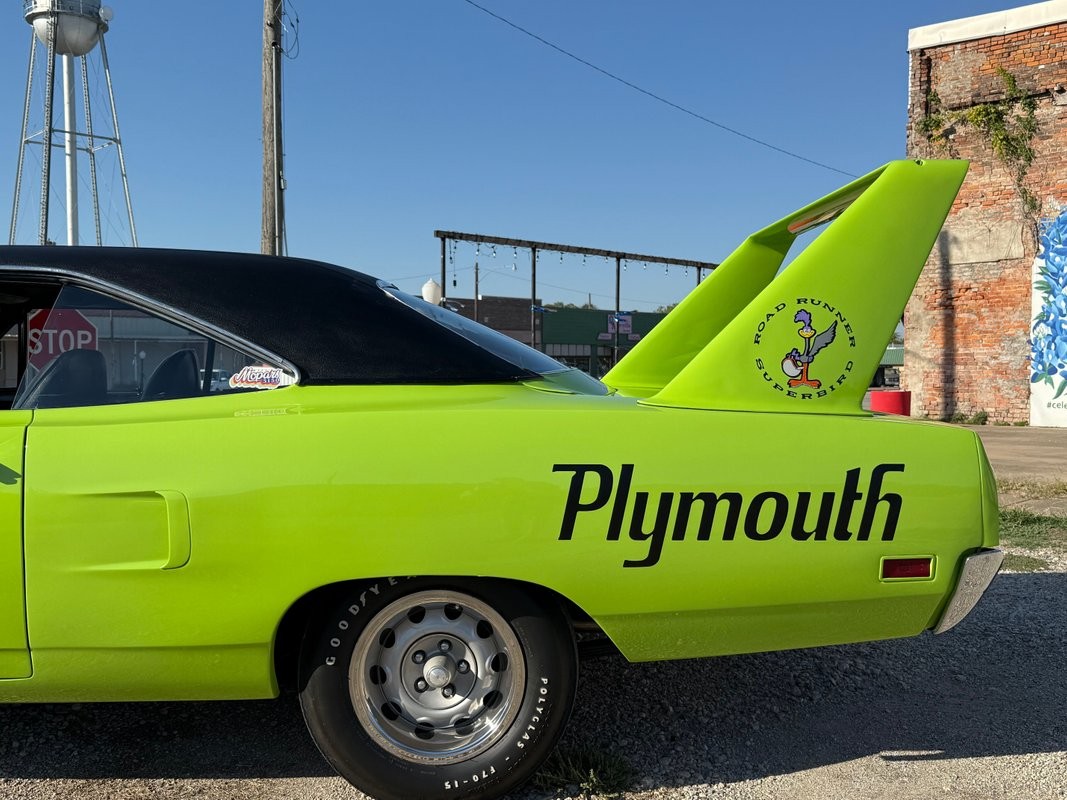 Plymouth-Superbird-1970-30