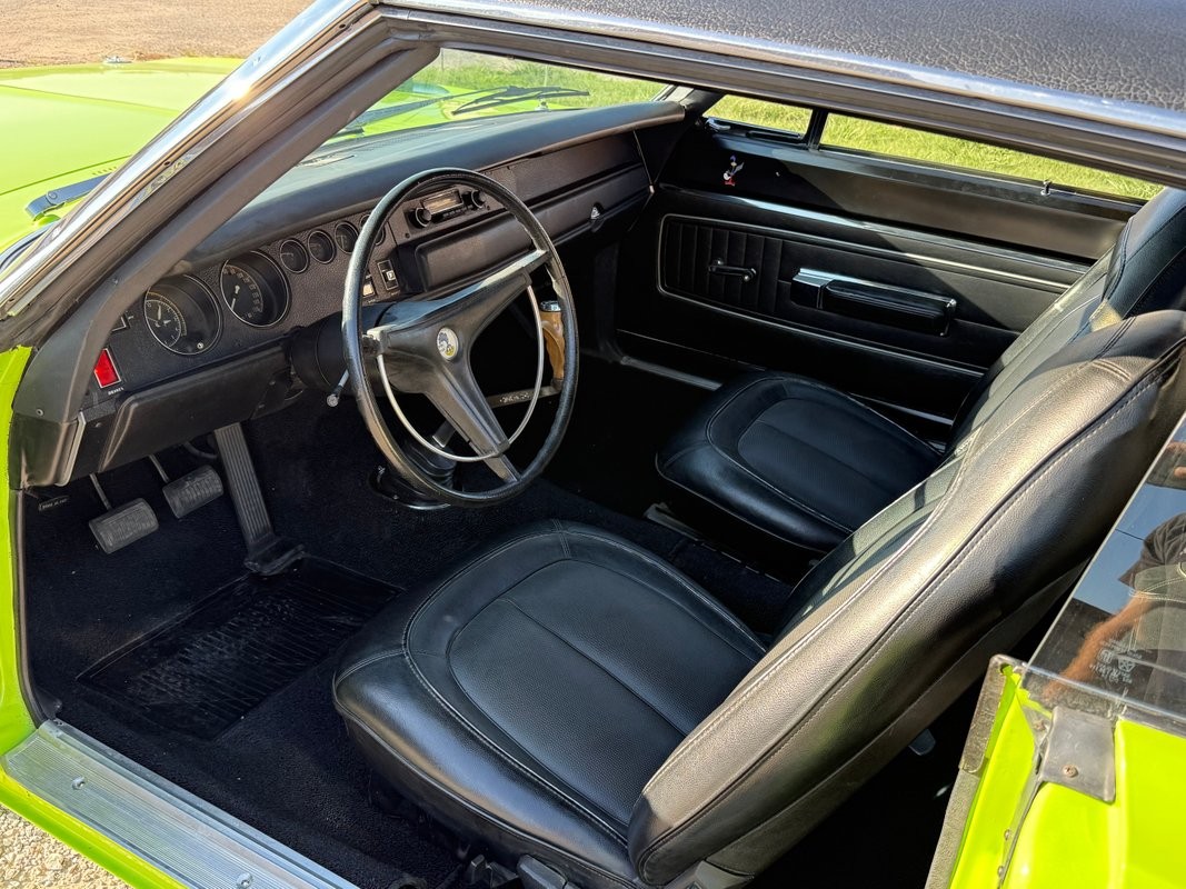 Plymouth-Superbird-1970-33