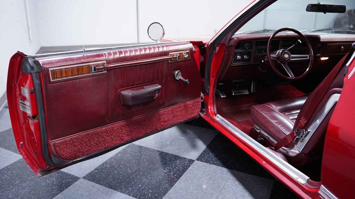 Plymouth-Volare-1976-Coupe-28