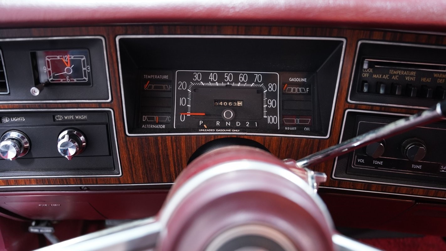 Plymouth-Volare-1976-Coupe-31