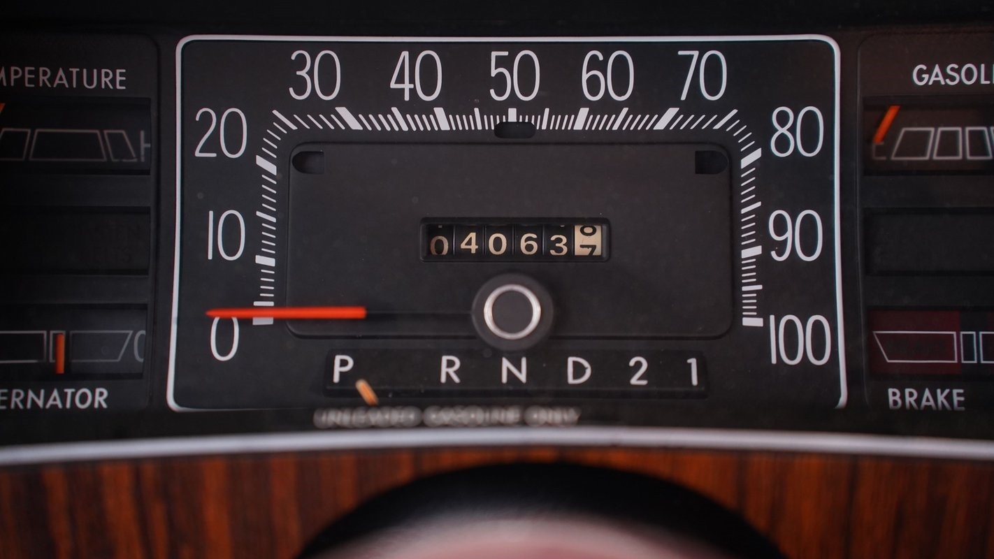 Plymouth-Volare-1976-Coupe-32