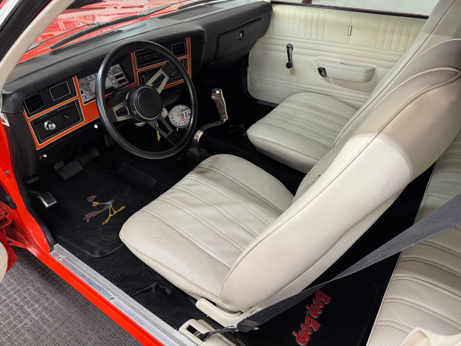 Plymouth-Volare-1977-17