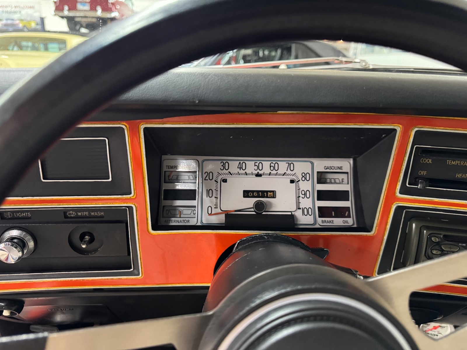 Plymouth-Volare-1977-36