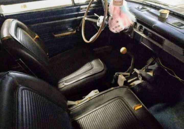 Plymouth-barracuda-1966-12