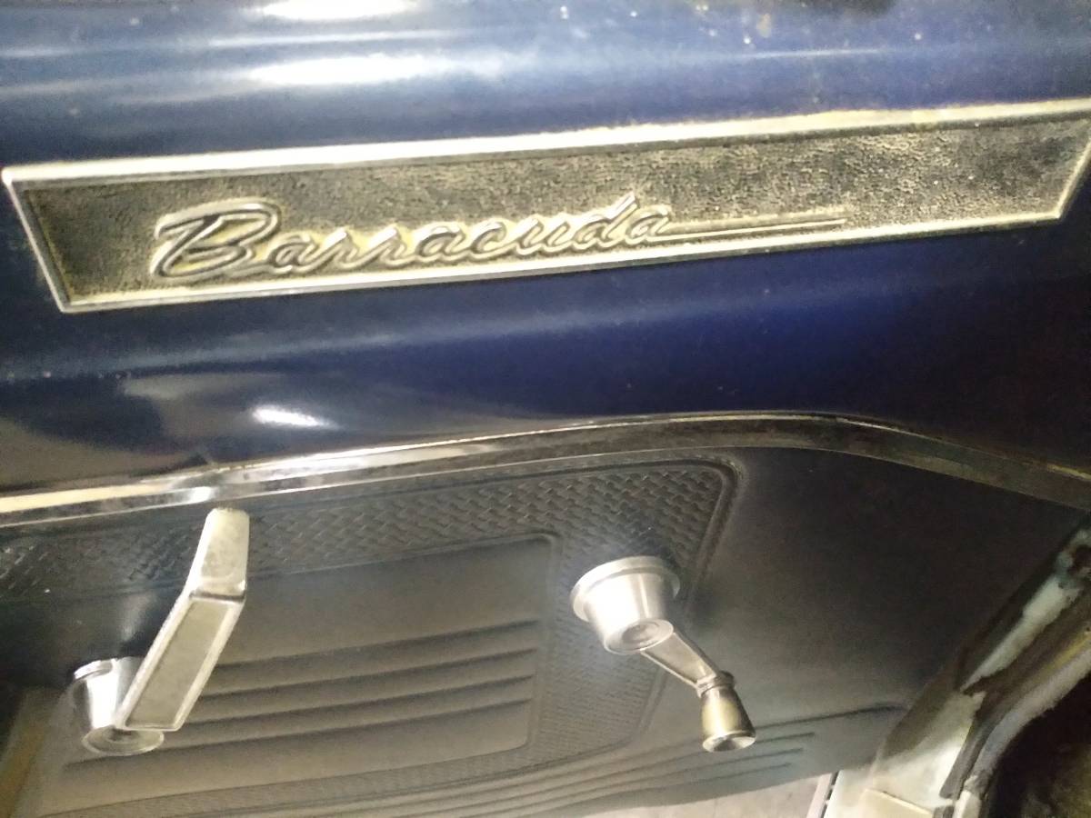 Plymouth-barracuda-1966-18