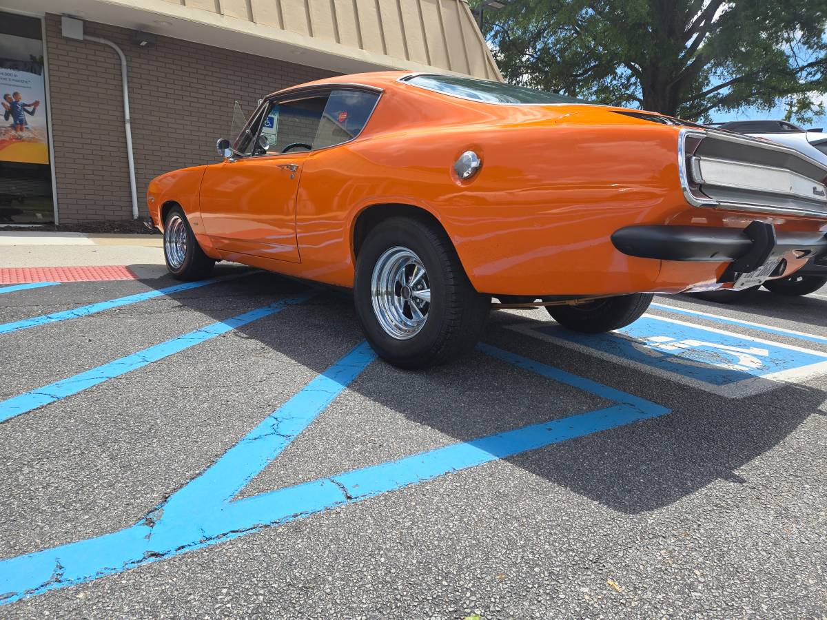 Plymouth-barracuda-1967-orange-11