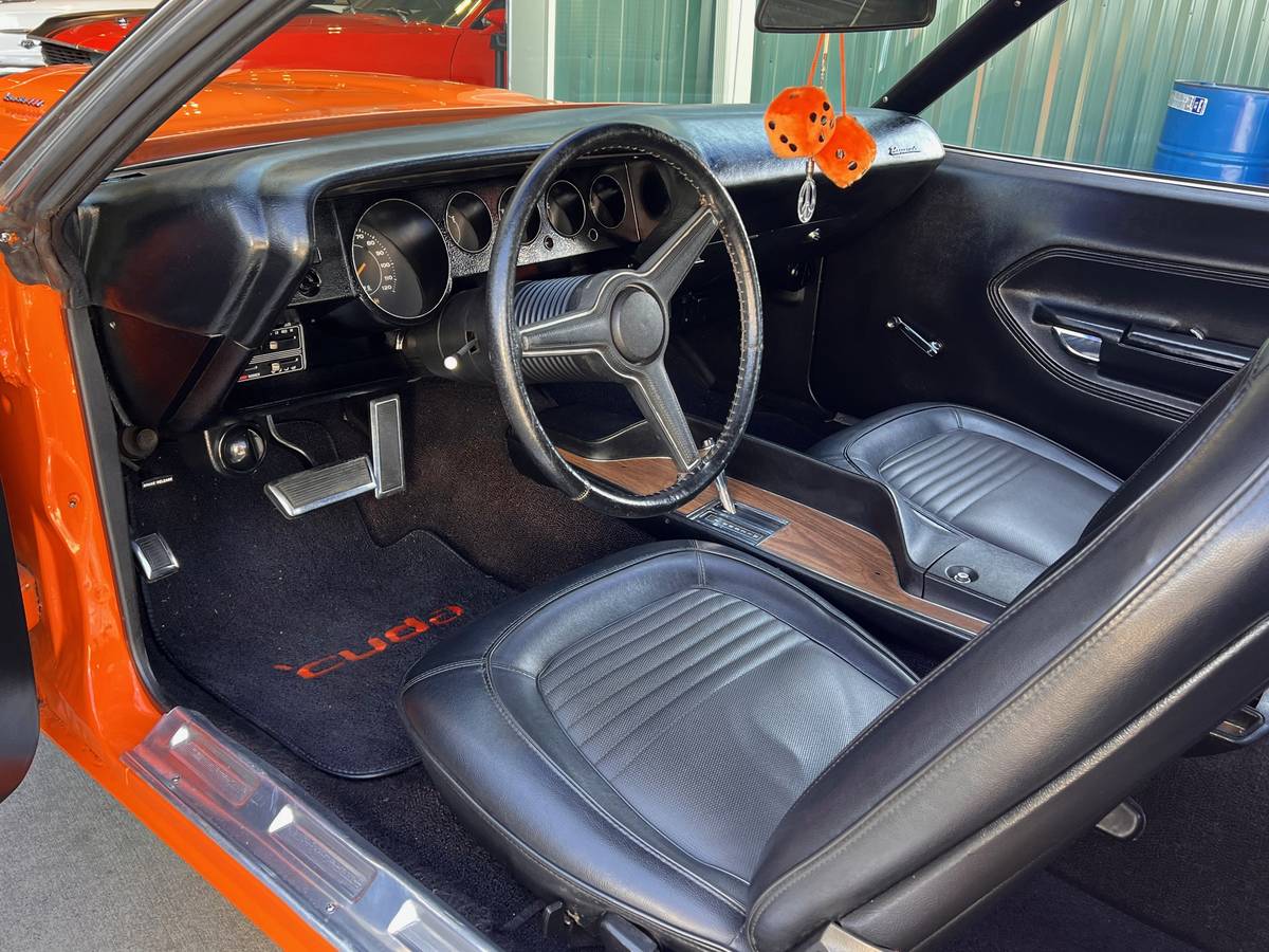 Plymouth-barracuda-1970-orange-5