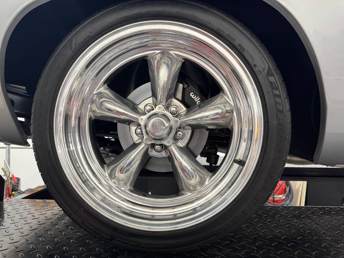 Plymouth-barracuda-1971-custom-19