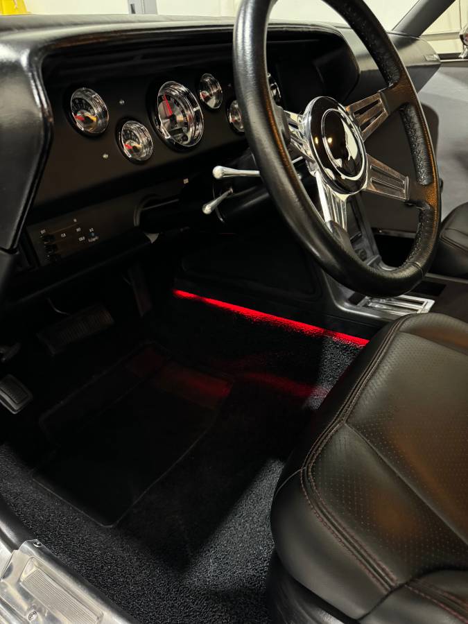 Plymouth-barracuda-1971-custom-8