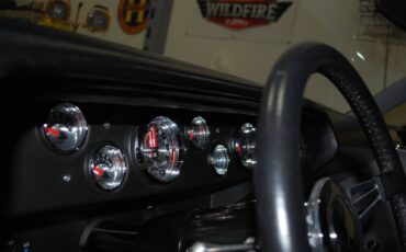 Plymouth-barracuda-1971-custom-9