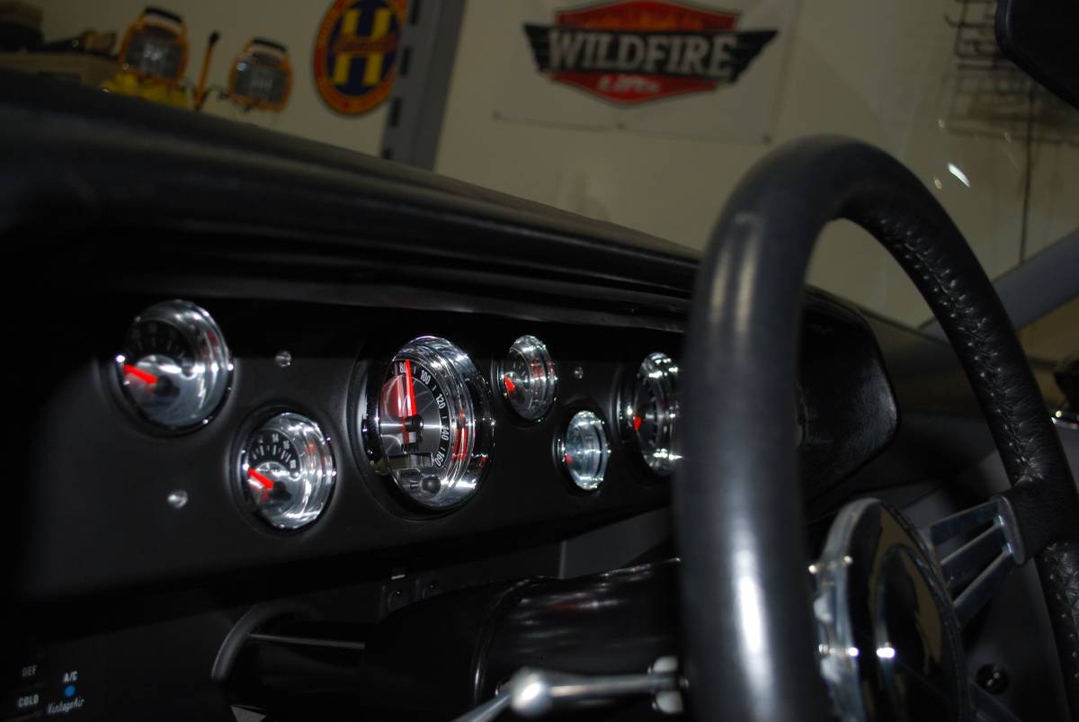 Plymouth-barracuda-1971-custom-9