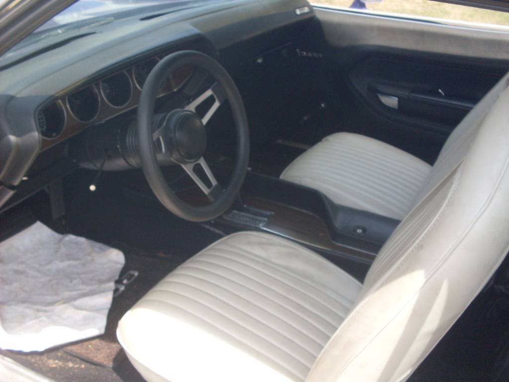 Plymouth-barracuda-1973-purple