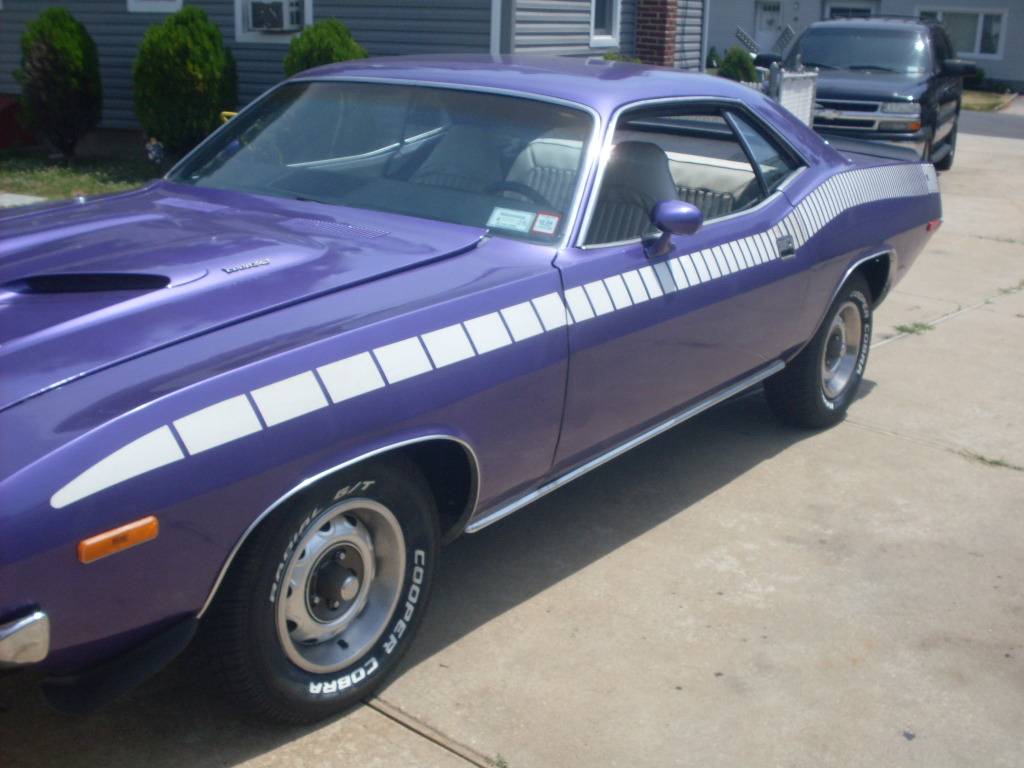 Plymouth-barracuda-1973-purple-8