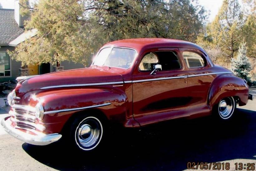 Plymouth-coupe-1947-red