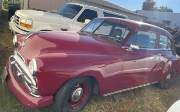 Plymouth-cranbrook-1952-red