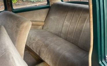 Plymouth-cranbrook-belvedere-1951-1