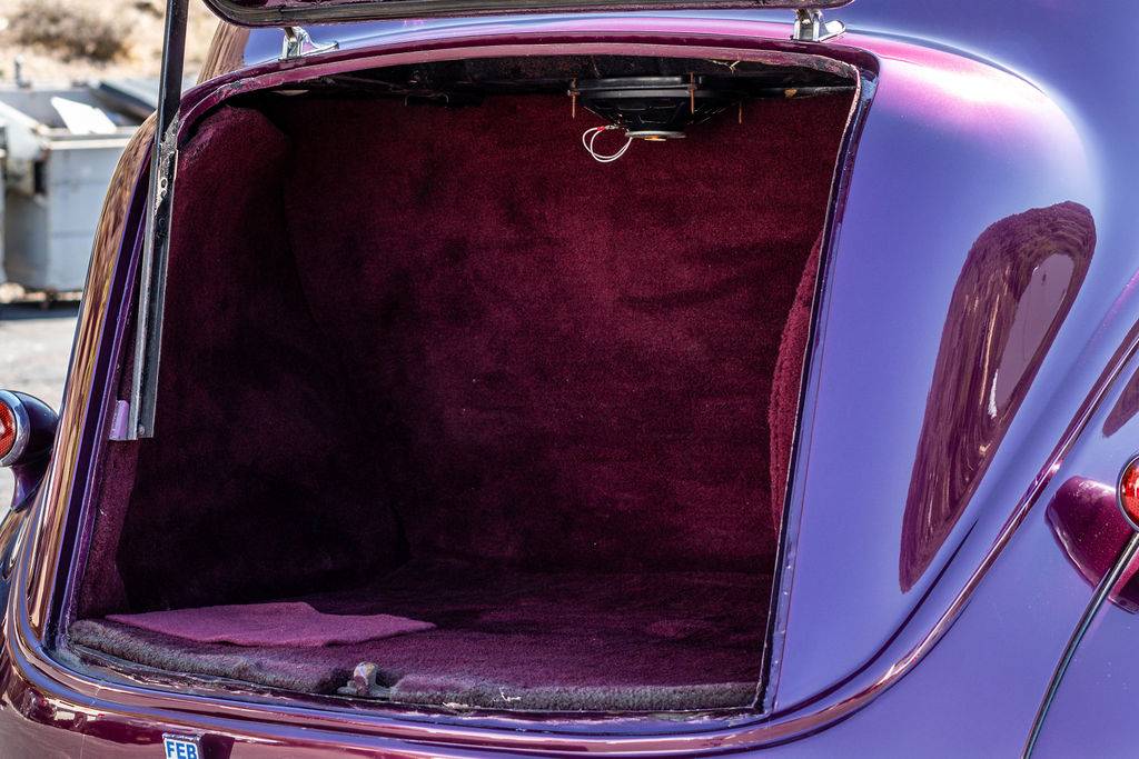 Plymouth-deluxe-1937-18