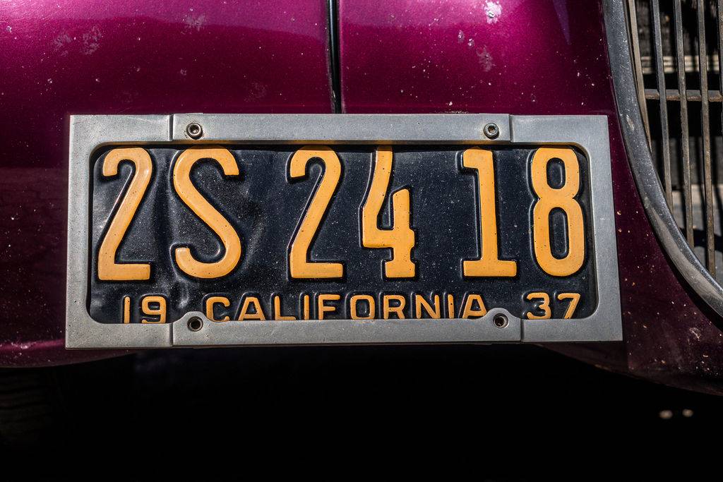 Plymouth-deluxe-1937-19