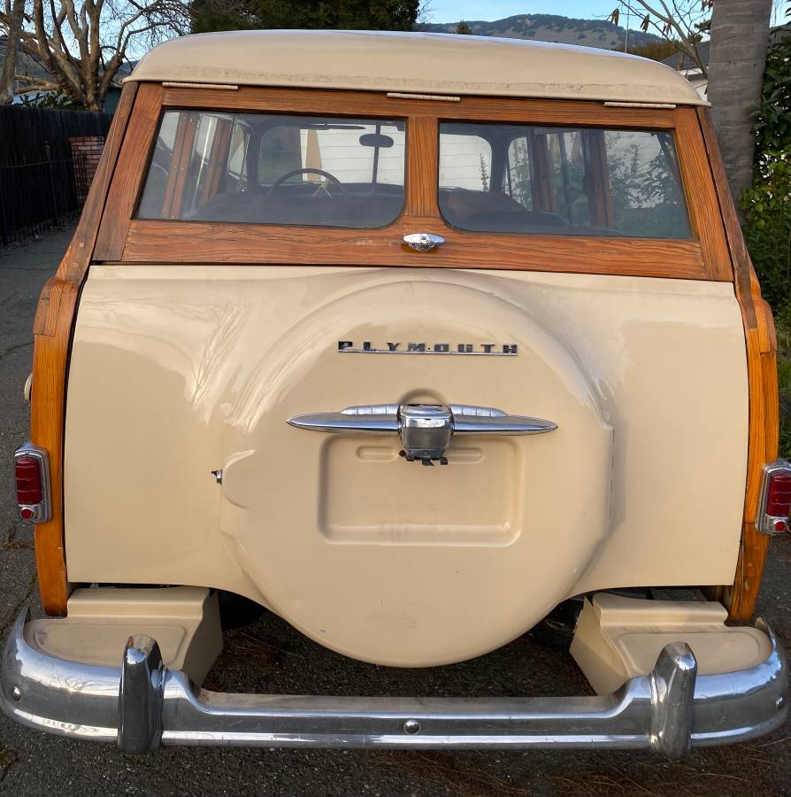 Plymouth-deluxe-woody-wagon-1950-4