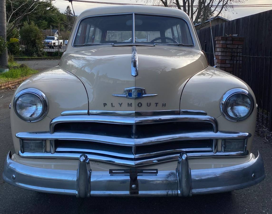 Plymouth-deluxe-woody-wagon-1950