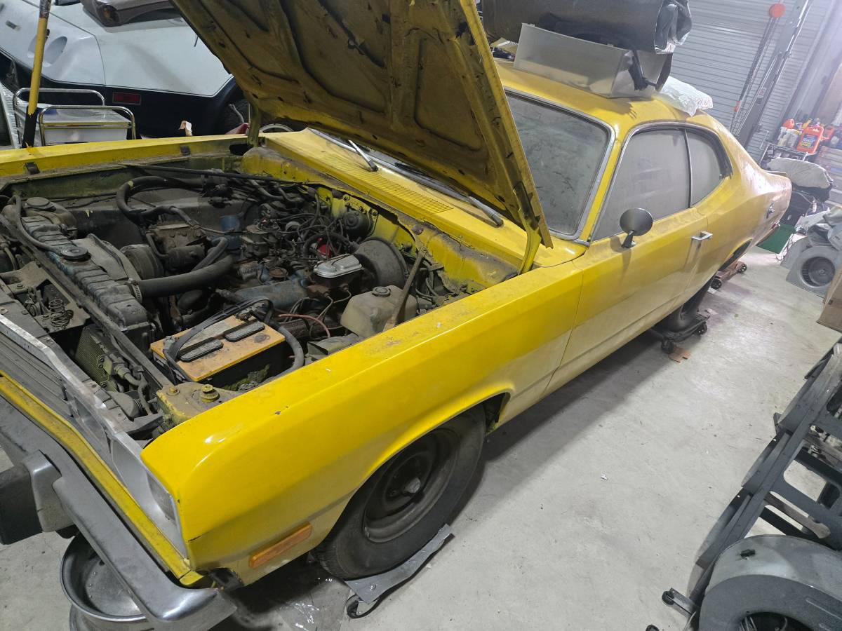 Plymouth-duster-1974-11