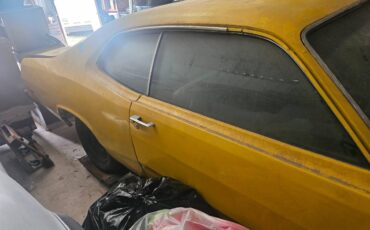 Plymouth-duster-1974-3